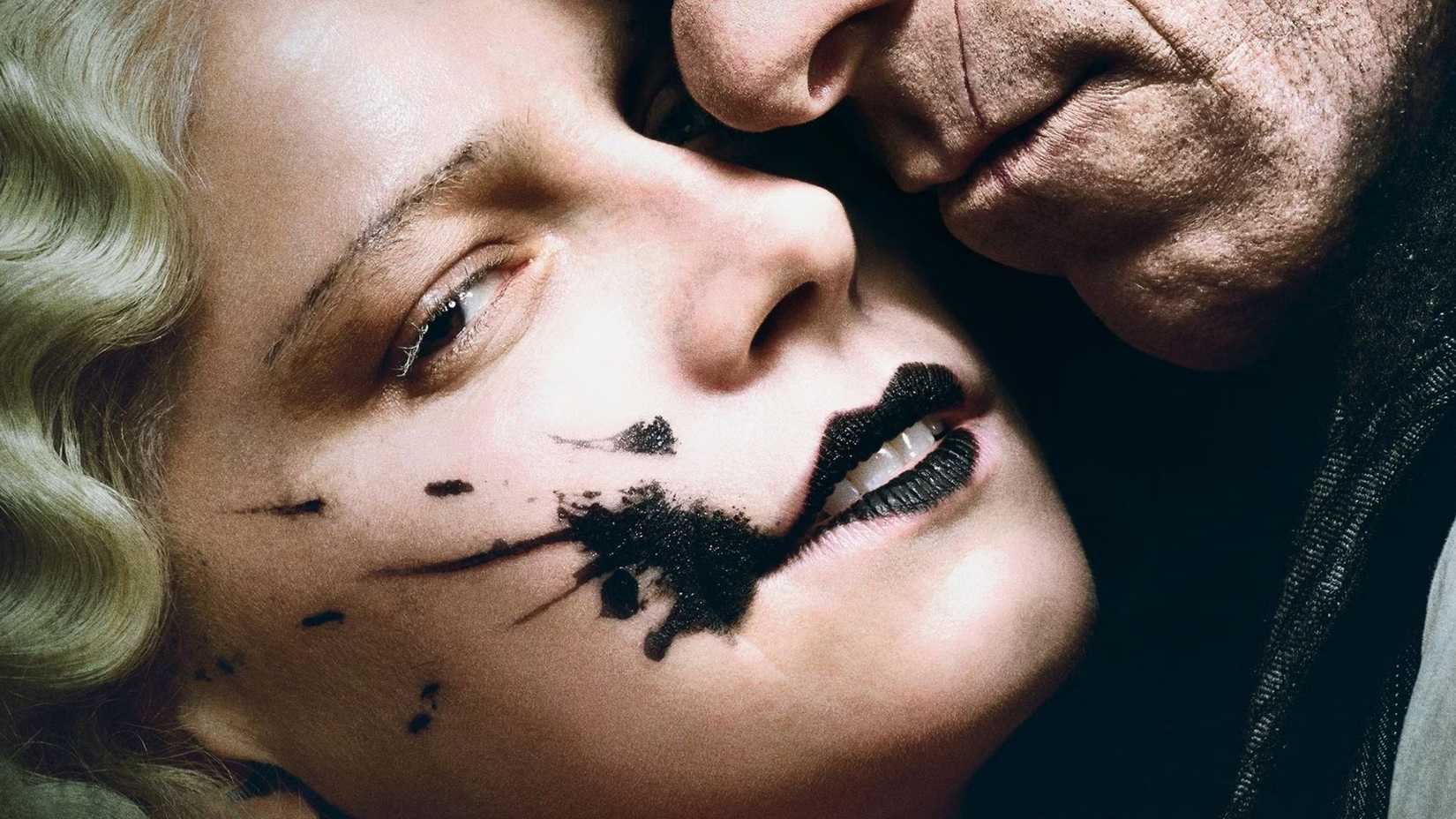 Jessie Buckley como A Noiva posando ao lado de Christian Bale como Frank no pôster de The Bride