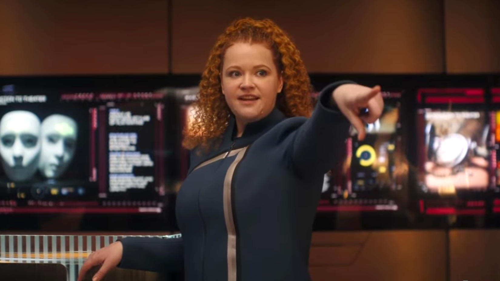 Tilly aponta em Star Trek: Starfleet Academy