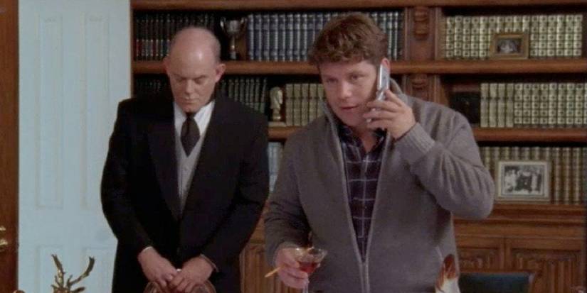 Sean Astin as Paul on the phone in Monk