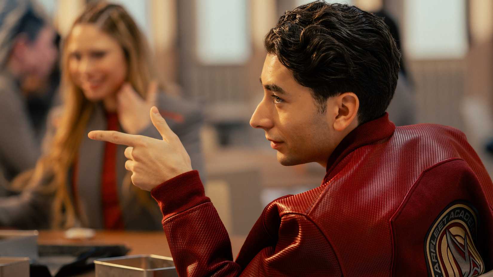 Ocam Sadal pointing in Starfleet Academy