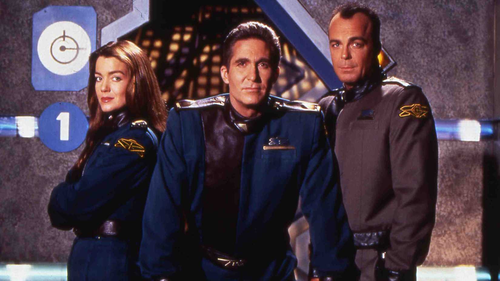 Susan, Michael e Jeffrey em Babylon 5