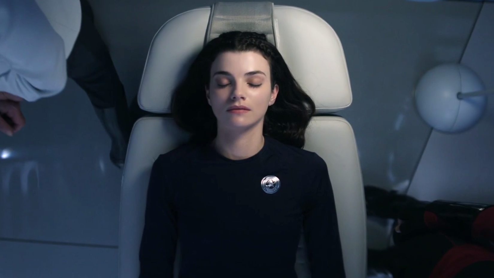 Tarima em coma após usar seus poderes Betazoides em Star Trek: Starfleet Academy