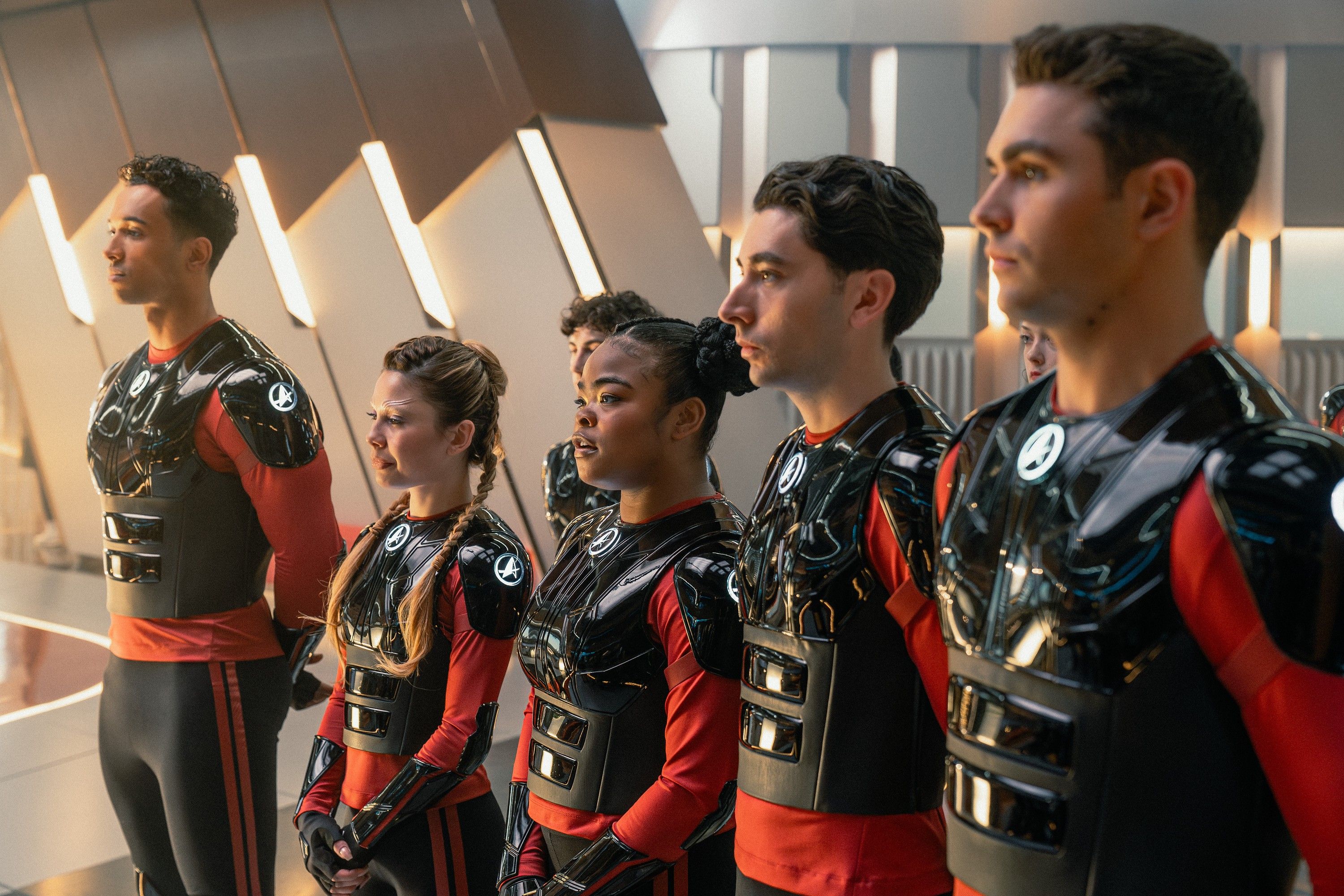 STAR TREK: STARFLEET ACADEMY, from left: Sandro Rosta, Bella Shepard, Kerrice Brooks, Romeo Carere, George Hawkins, ‘Vitus Reflux', (Season 1, ep. 103, aired Jan. 22, 2026). photo: John Medland / ©Paramount+