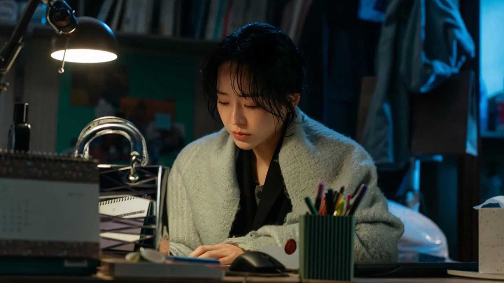 Shin Hye-Sun como Sarah Kim no K-drama da Netflix The Art of Sarah.