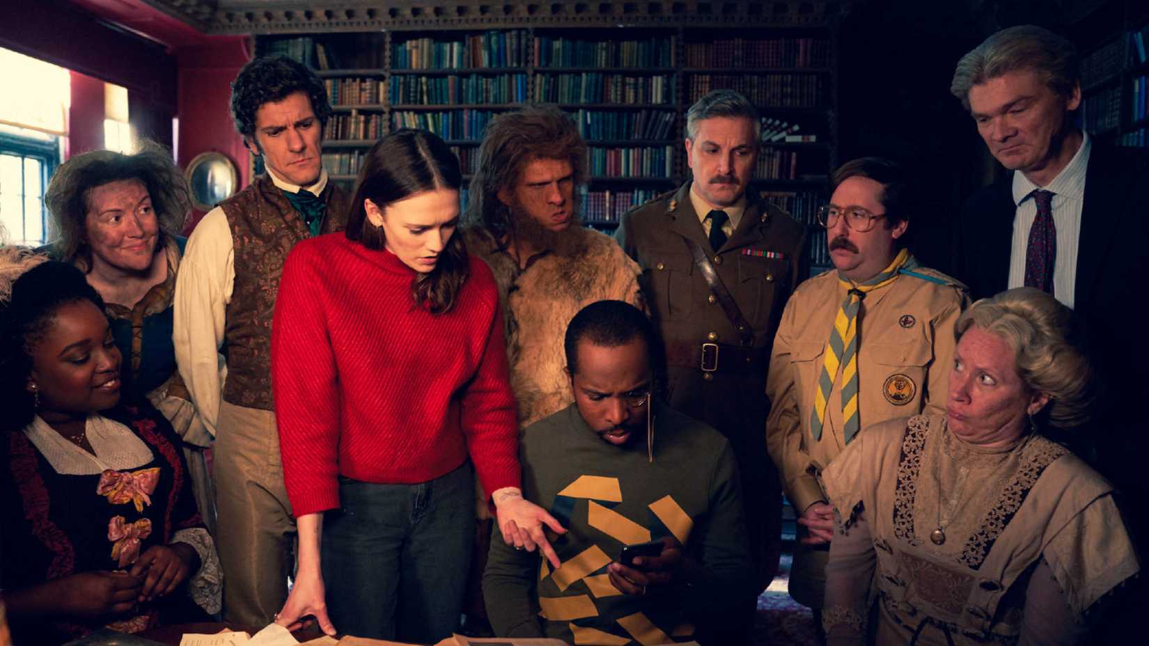 O elenco de Ghosts UK na segunda temporada.