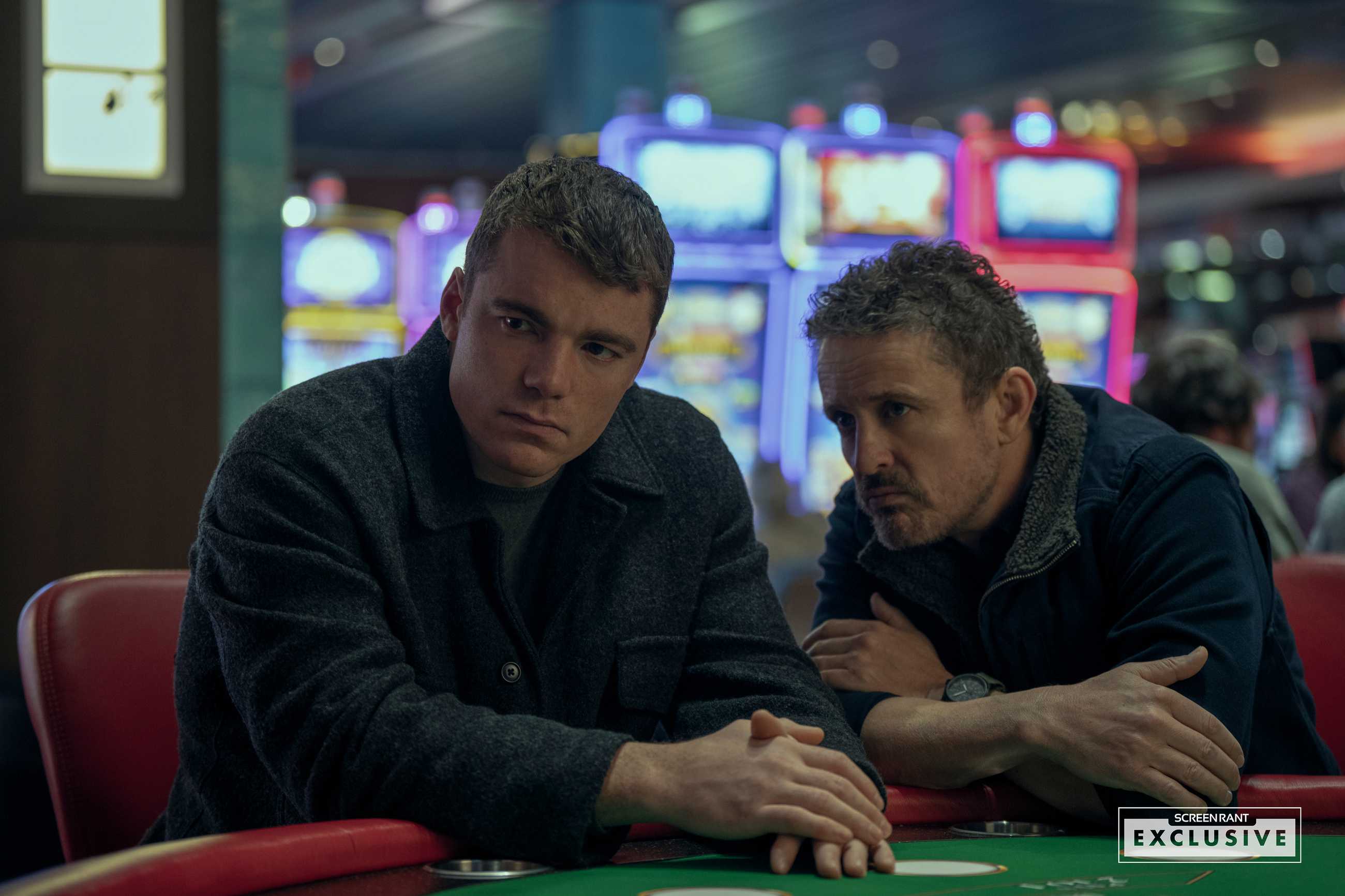 David Lyons como Adam em O Agente Noturno