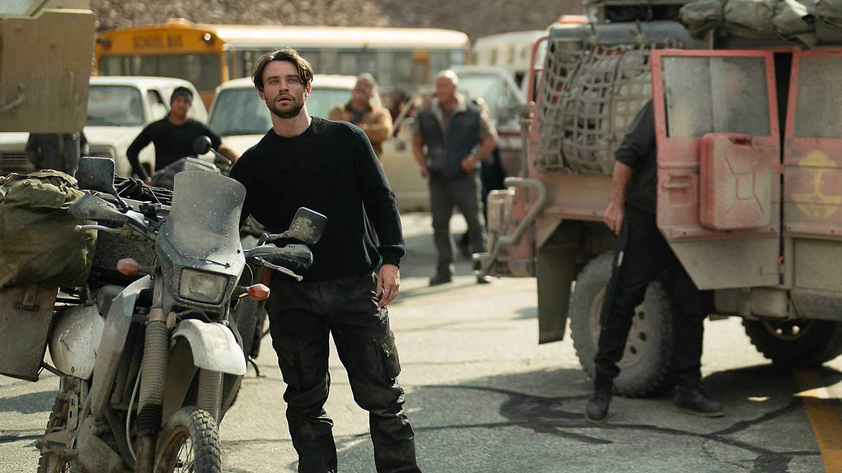 Thomas Doherty como Link em Paradise temporada 2