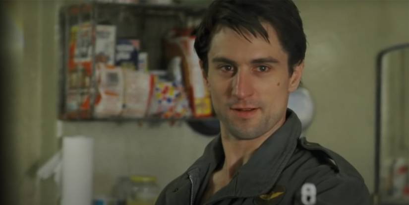 Travis Bickle falando sozinho no espelho em Taxi Driver.