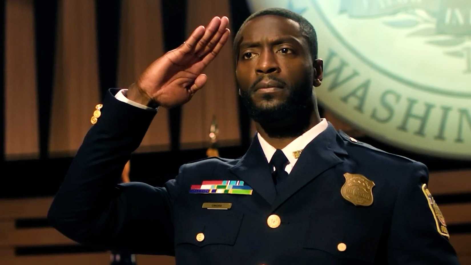 Aldis Hodge in Cross