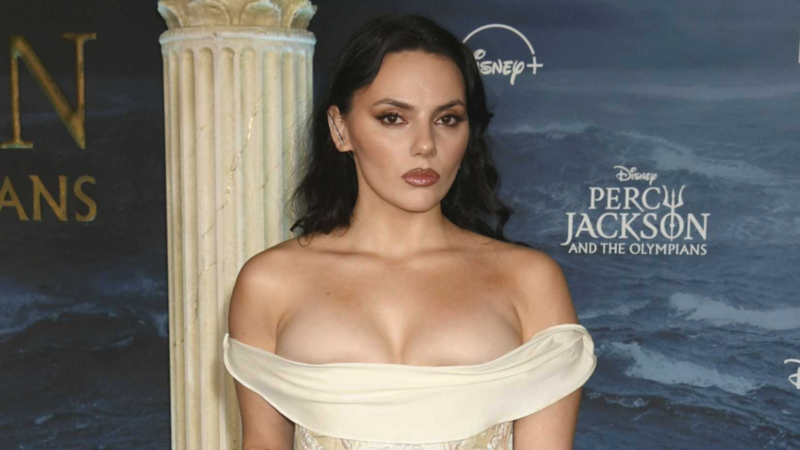 Dafne Keen na estreia de Percy Jackson e os Olimpianos