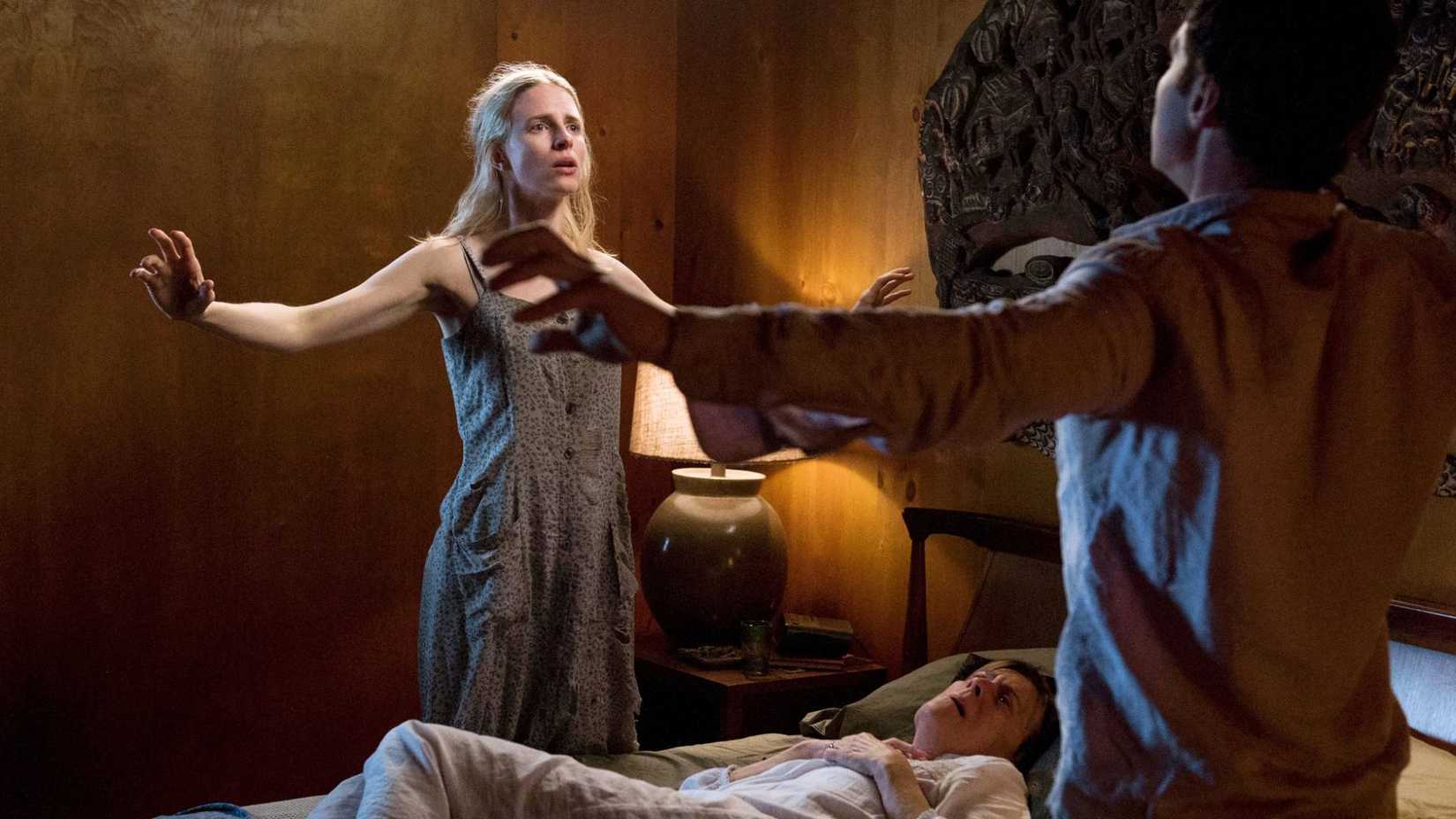 Prairie dançando em The OA.