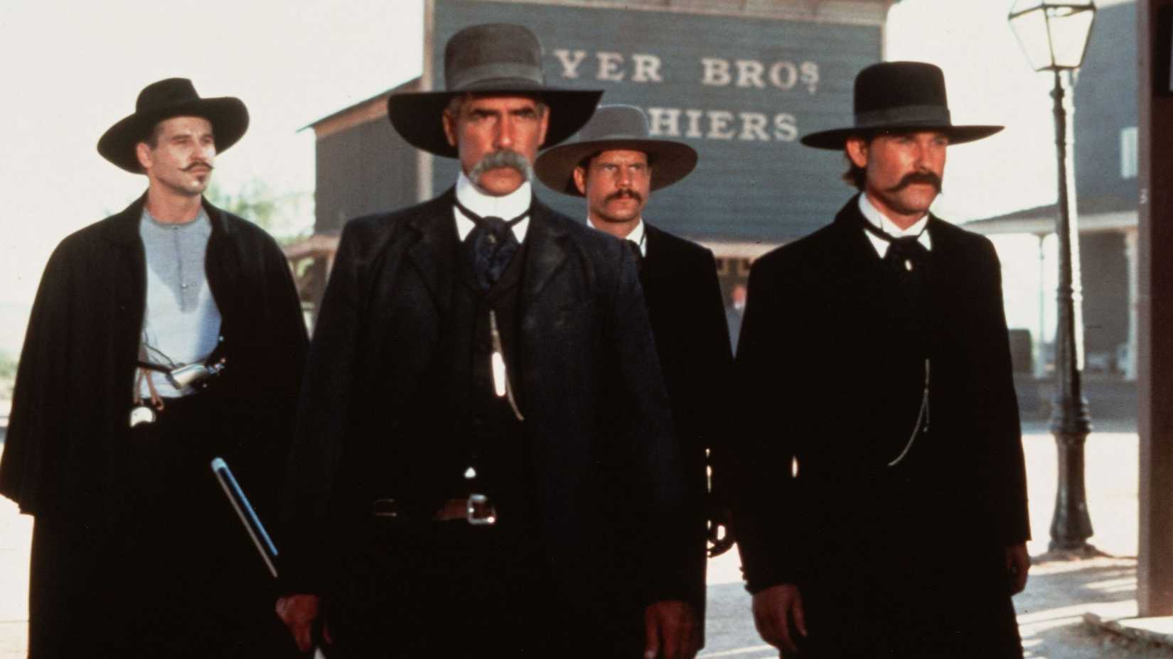 Val Kilmer, Sam Elliot, Bill Paxton e Kurt Russell em Tombstone