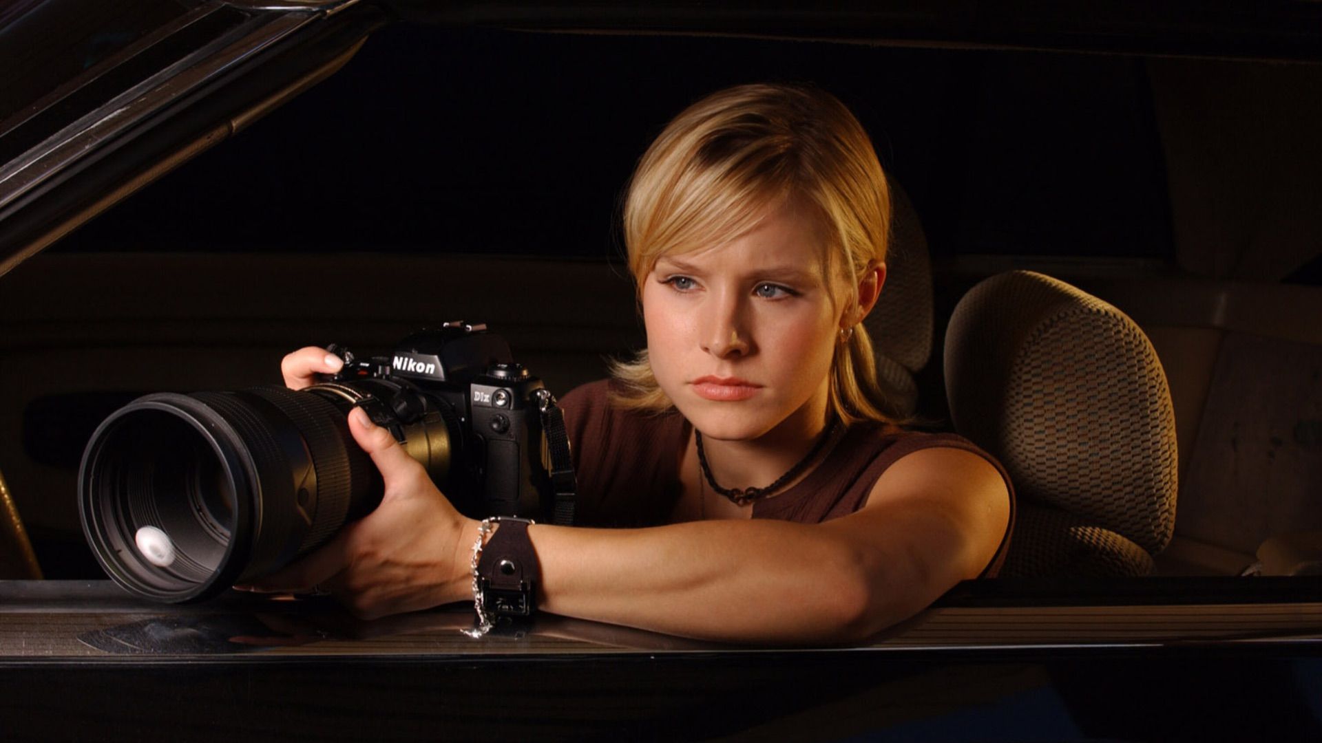 Kristen Bell as Veronica Mars.