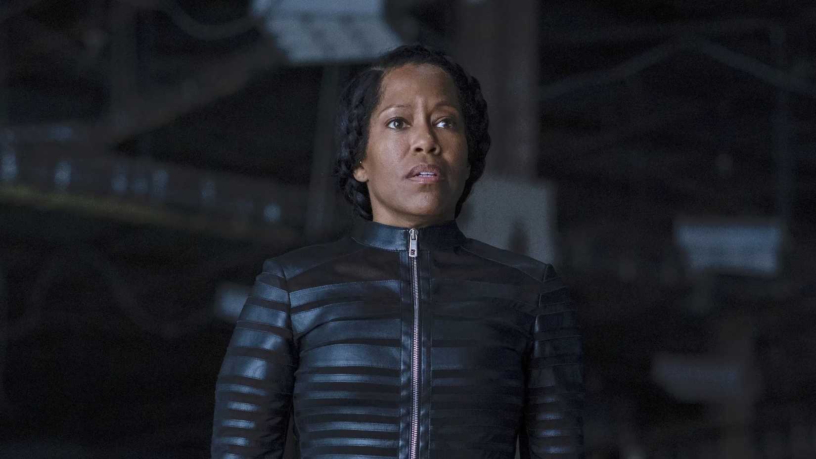 Regina King em Watchmen.
