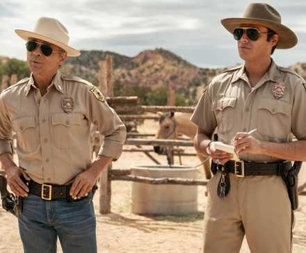 Зайн Макларнон в роли Джо Лепхорна и Киоа Гордон в роли Джима Чи в 4-м сезоне *Dark Winds*