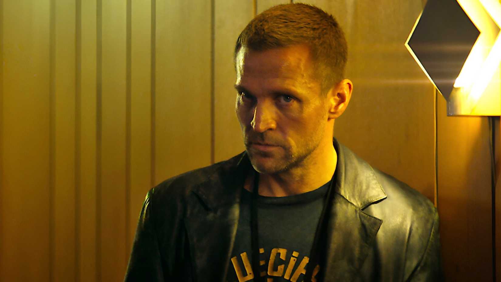 Jo Nesbø's Detective Hole Season 1 Ending Explained: Who Is The Killer? 2 Tobias Santelmann as Harry Hole in Detective Hole