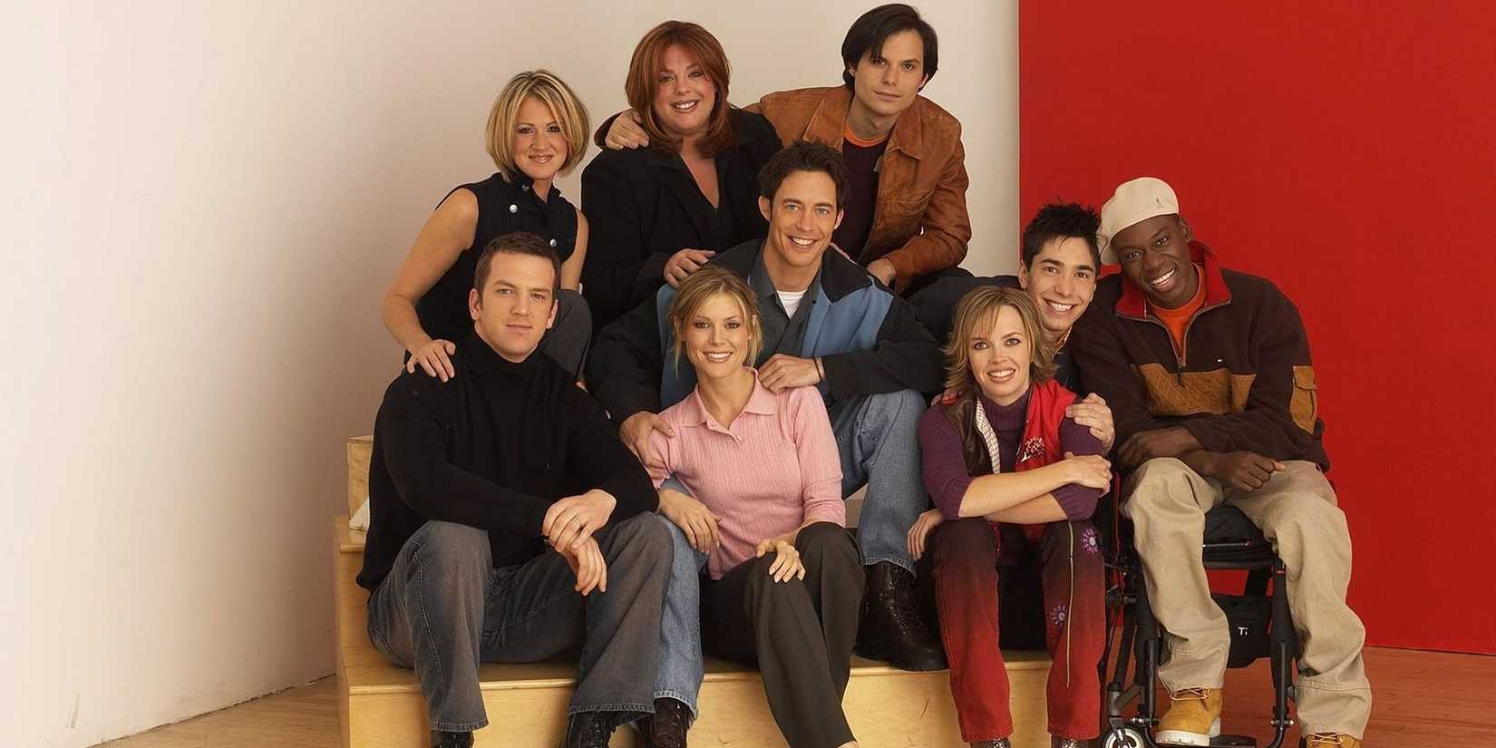 The cast of Ed smiling