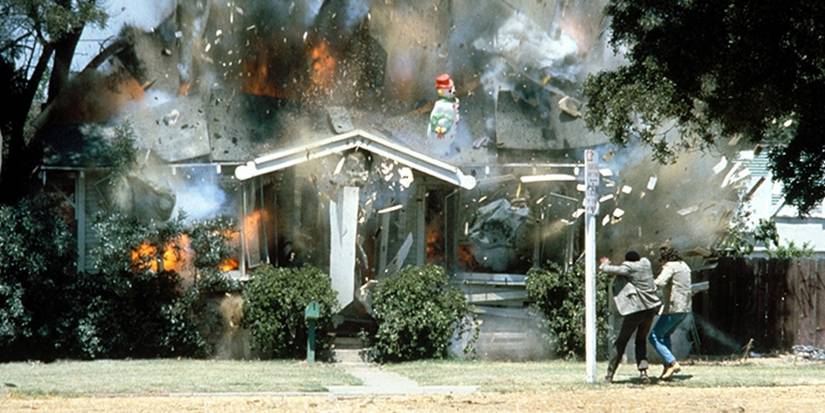 A house explodes in Lethal Weapon