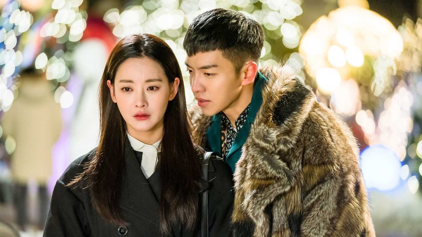 Son Oh-gong and Jin Seon-mi in A Korean Odyssey.