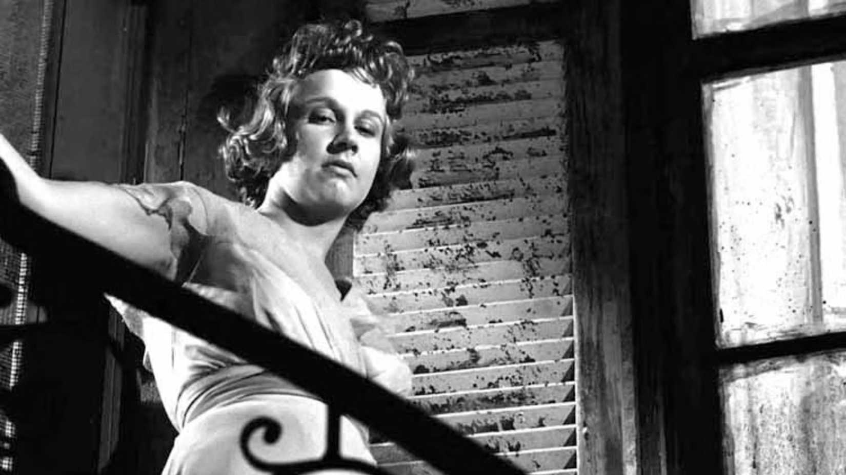 Kim Hunter como Stella Kowalski em Um Bonde Chamado Desejo