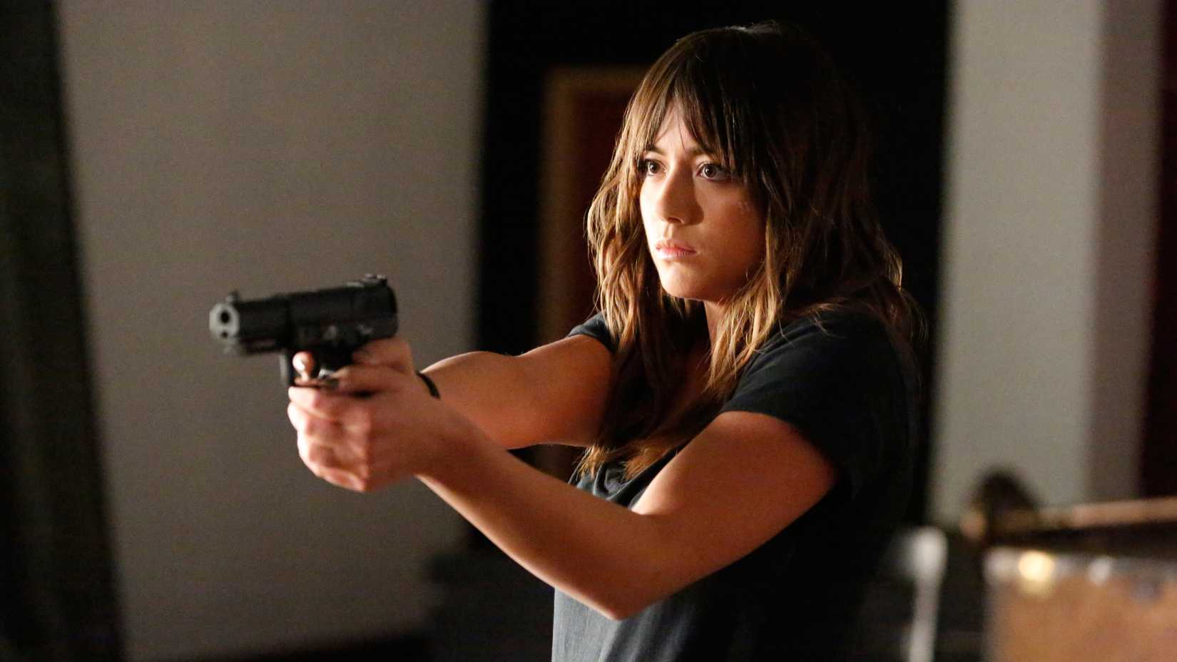 Daisy Johnson Holding a Gun in Agents of S.H.I.E.L.D.