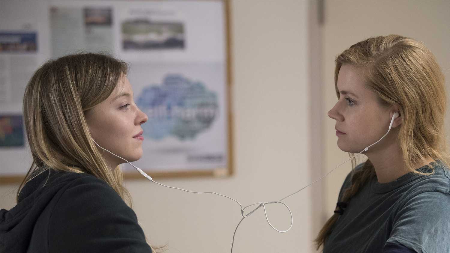 alice-sydney-sweeney-sharp-objects-amy-adams HBO's Masterpiece 8-Part Psychological Thriller Series Becomes A Must-Watch Once Again