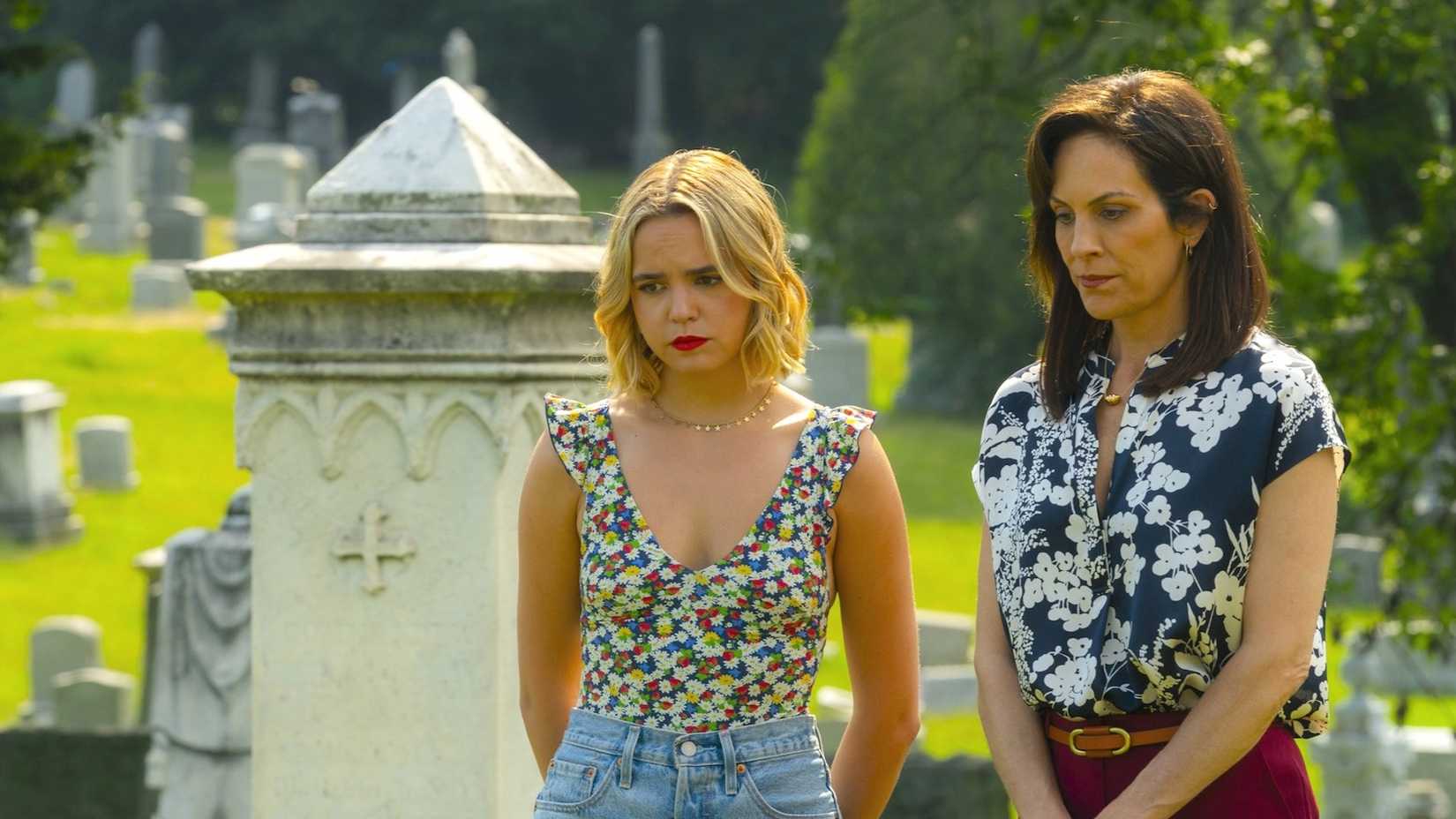 bailey madison and embeth davidtz in pretty little liars summer school