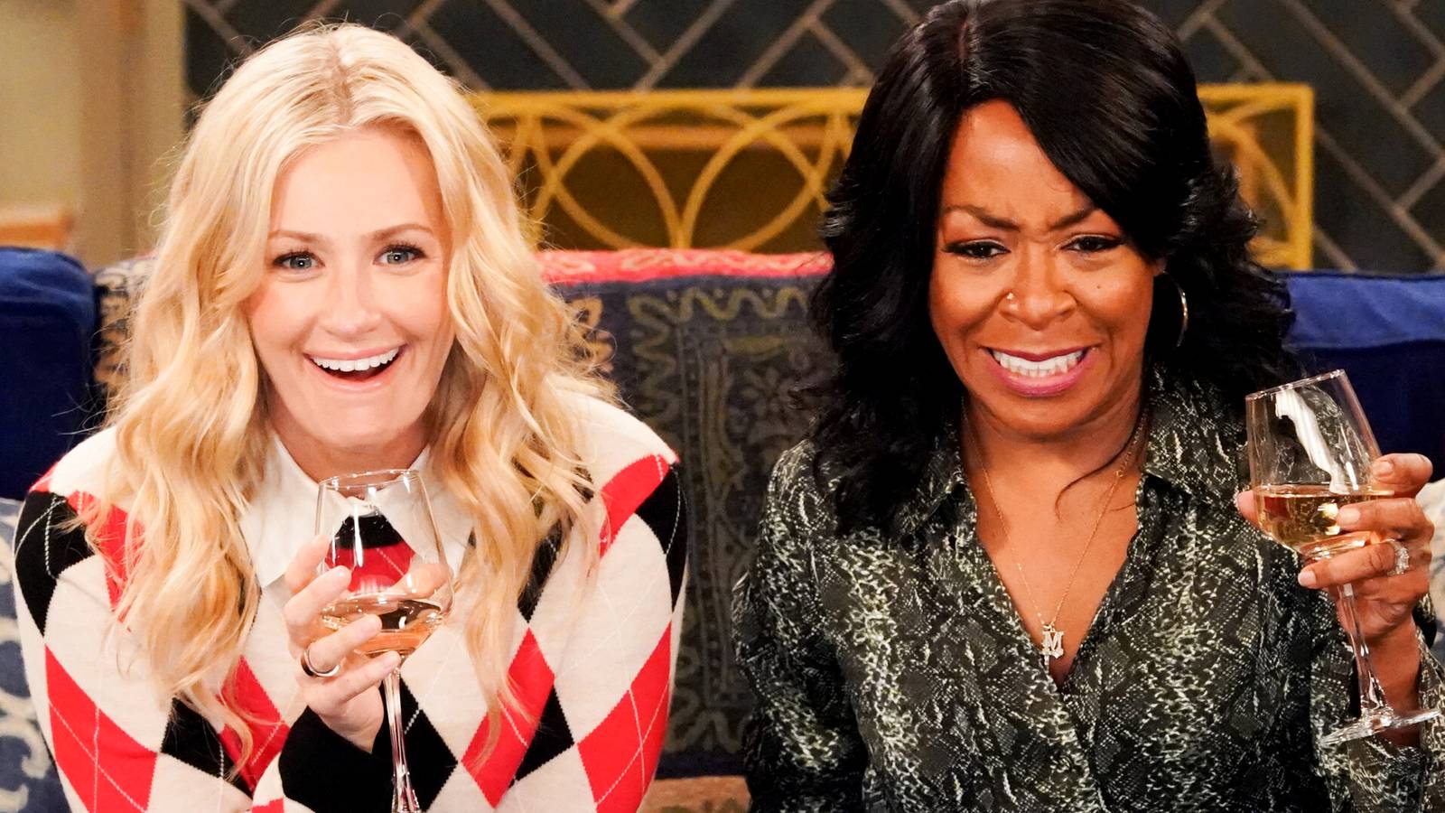 Network TV’s Longest-Running Active Sitcom Is Already A Streaming Success Ahead Of Its End