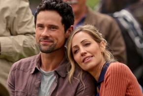 Brady and Brie cuddle up at Founder's Day in Virgin River season 7