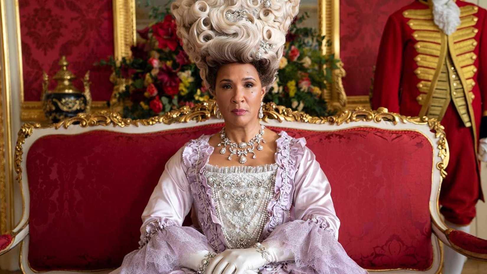 Golda Rosheuvel como Rainha Charlotte em Bridgerton.