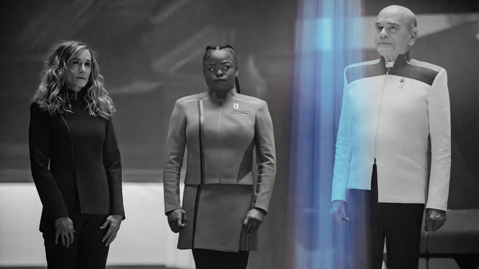 Capitã Ake, SAM e o Doutor em Kasq