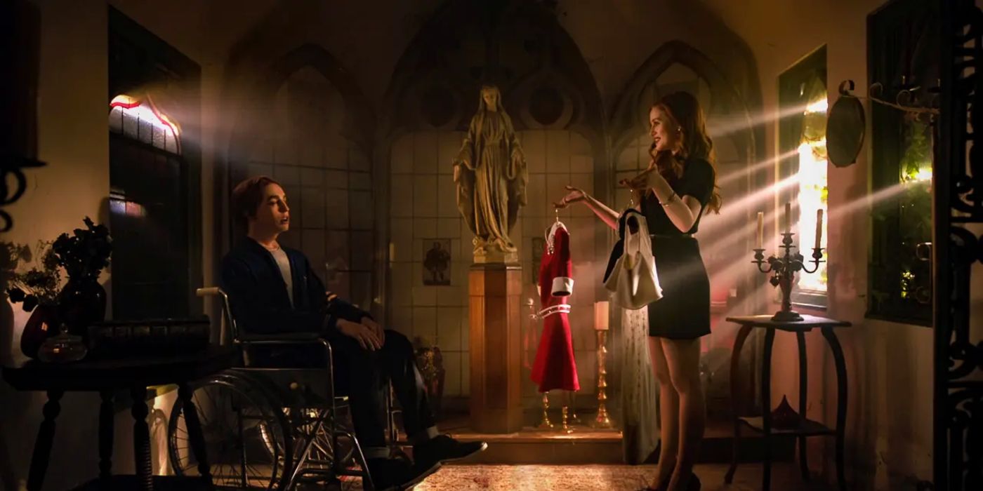 Cheryl talks to Jason's body in Riverdale
