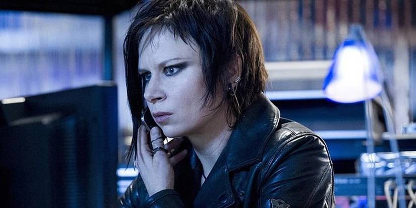 TV Characters That Underwent Dramatic Appearance Changes Over Time 3 Chloe's goth look in 24
