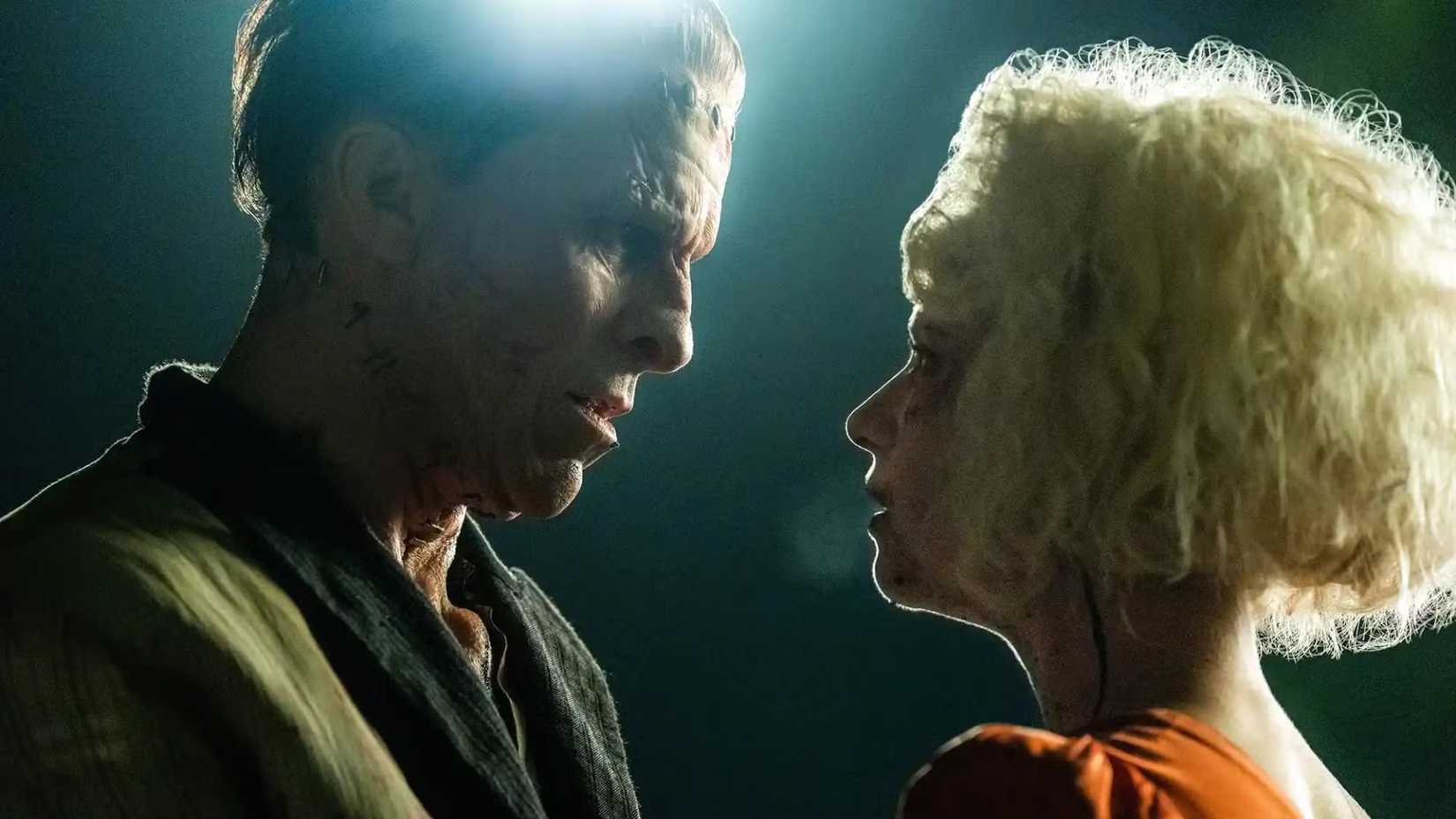 Christian Bale como Frankenstein e Jessie Buckley como a Noiva em The Bride!