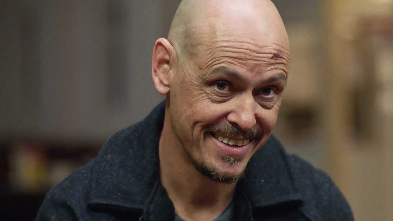 Scott Ryan em Mr. Inbetween