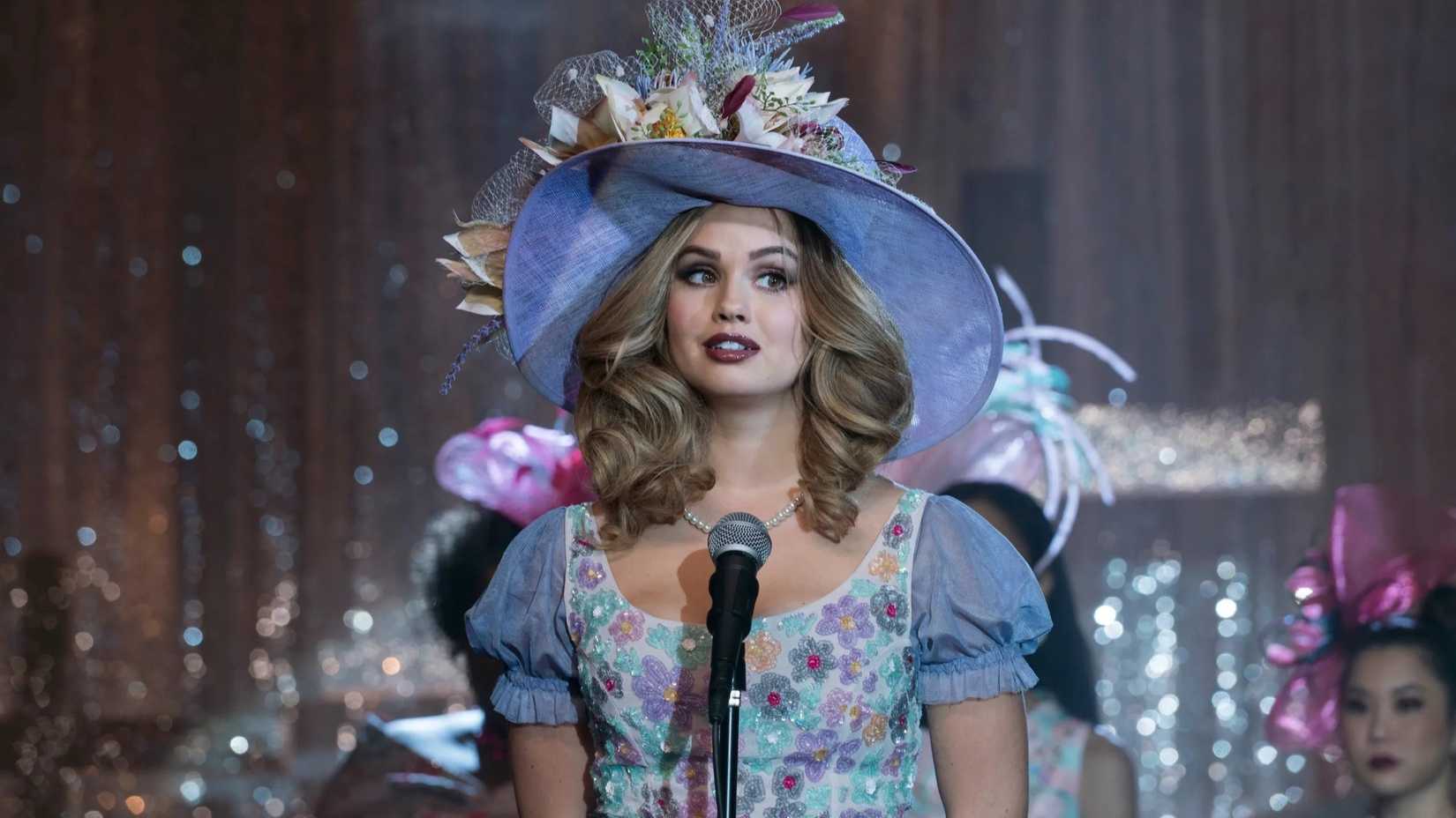 Debby Ryan em Insatiable.