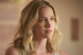Elizabeth Lail as Guinevere Beck in You