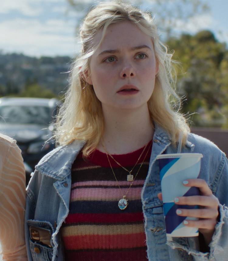 Elle Fanning como Margo em Margo's Got Money Troubles