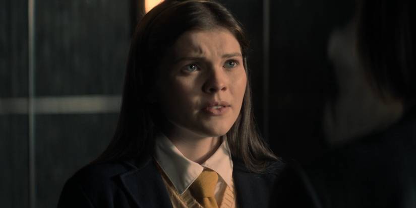 Why Jane Is Really Working For Sinatra 2 Hadley (Kate Godfrey) questioning her mother in Paradise season 2