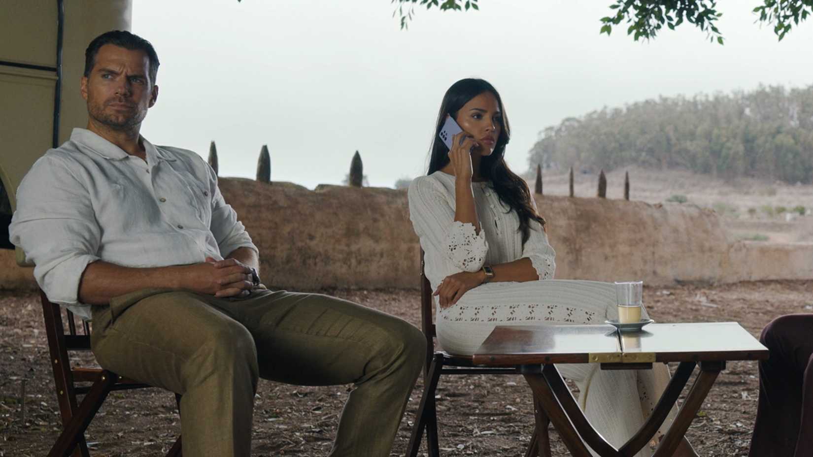 Henry Cavill e Eiza González em cena de In the Grey.