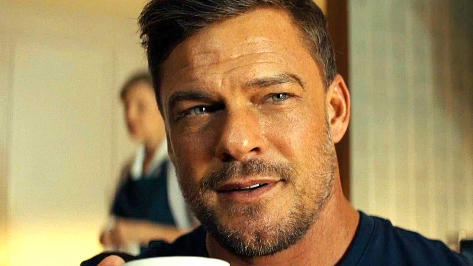 Alan Ritchson como Jack Reacher na série da Amazon Prime Video