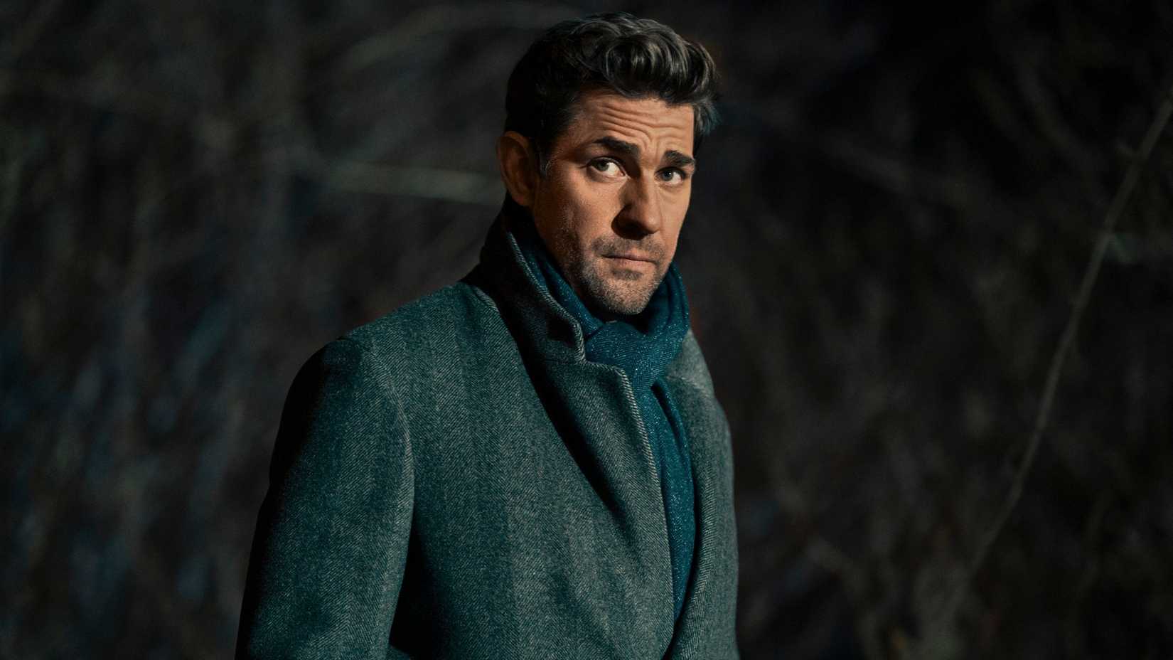 John Krasinski como Jack Ryan em cena de ação.
