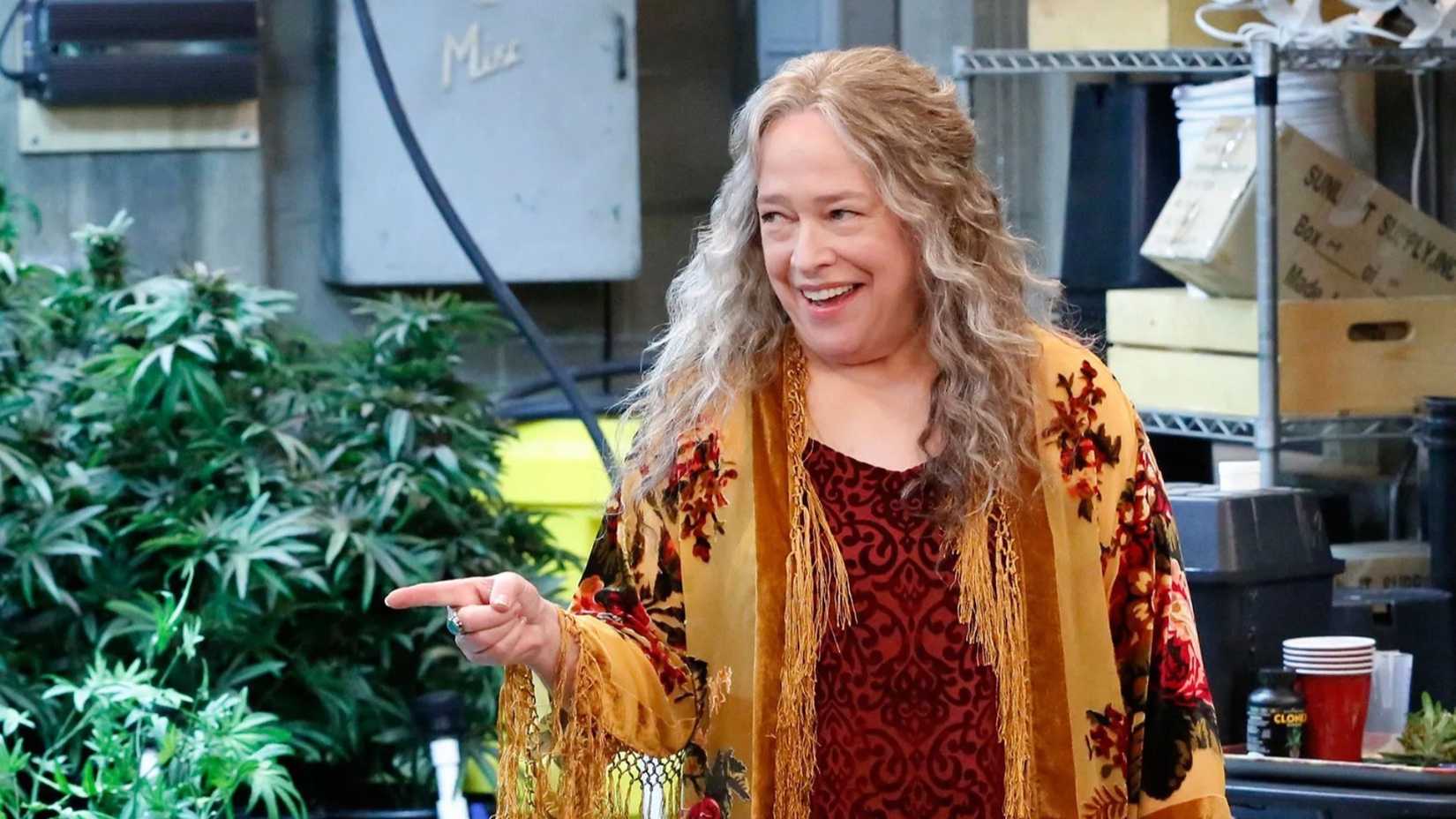 Kathy Bates em Disjointed.