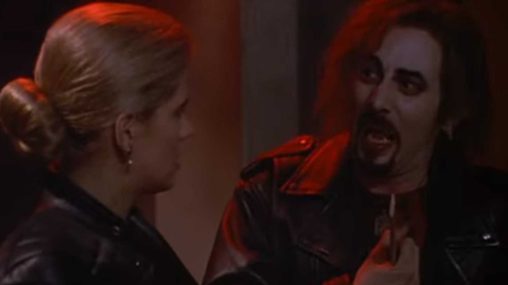 Kristy Swanson no filme Buffy, A Caça-Vampiros