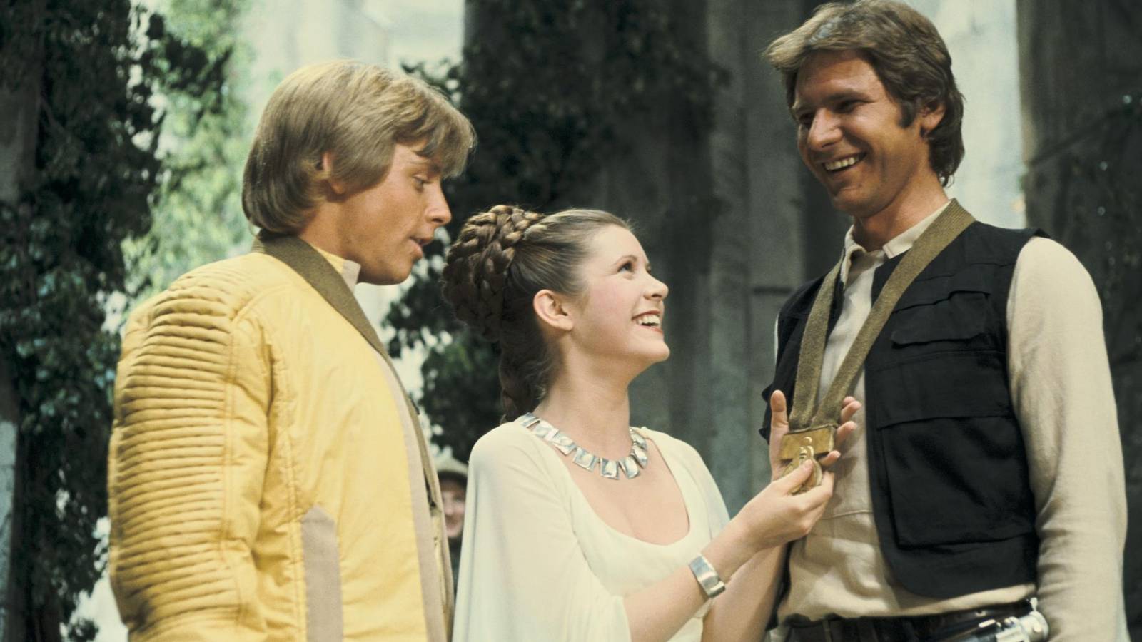 A 1977 Star Wars Character's Upcoming Return Fixes A Sequel Trilogy Mistake