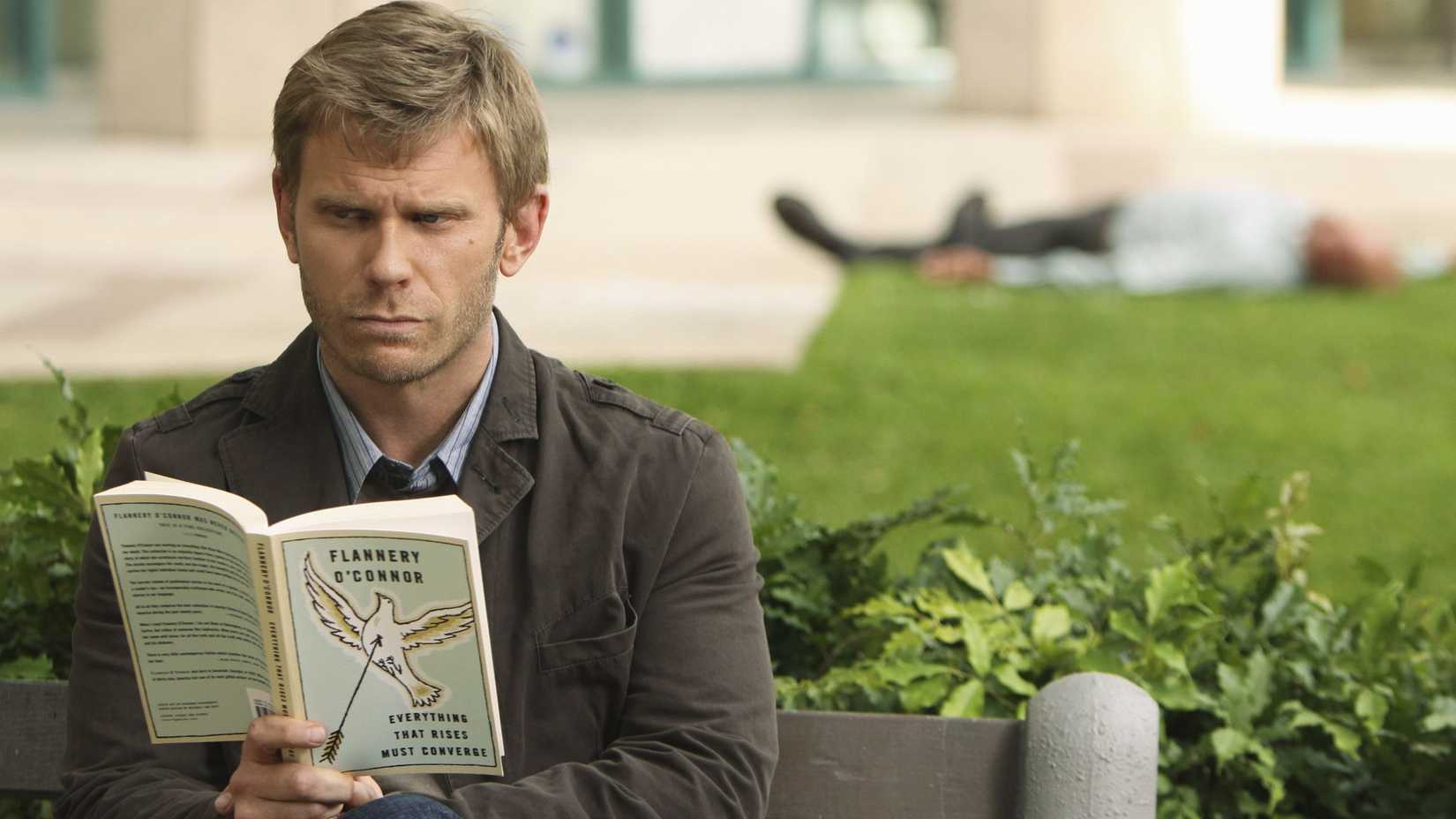 Mark Pellegrino como Jacob e Terry O'Quinn como John Locke em Lost