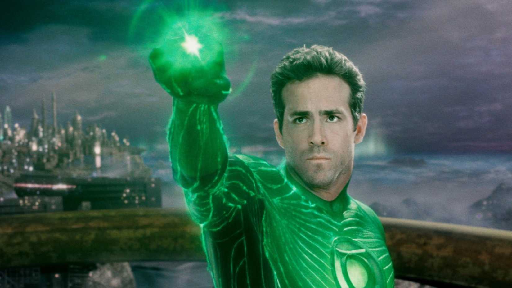 Hal Jordan (Ryan Reynolds) in his suit with the ring in Green Lantern