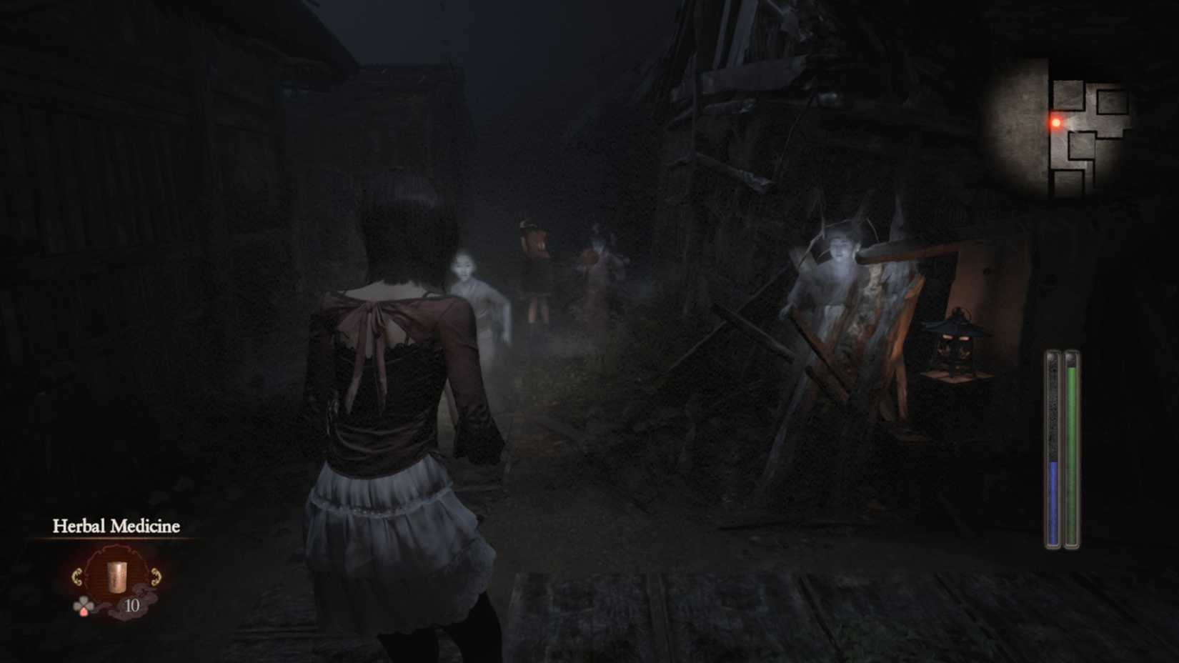 Mio fights against a trio of children ghosts in an alley of Minakami Village in Fatal Frame II Crimson Butterfly Remake