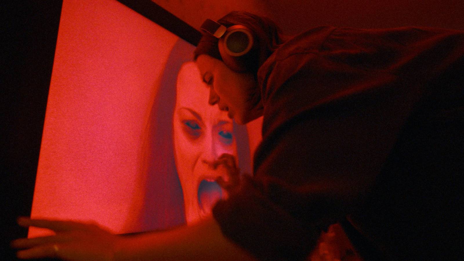 How The Stars Of A24's Intense New Horror Movie Became Immersed In Unique Filming Format