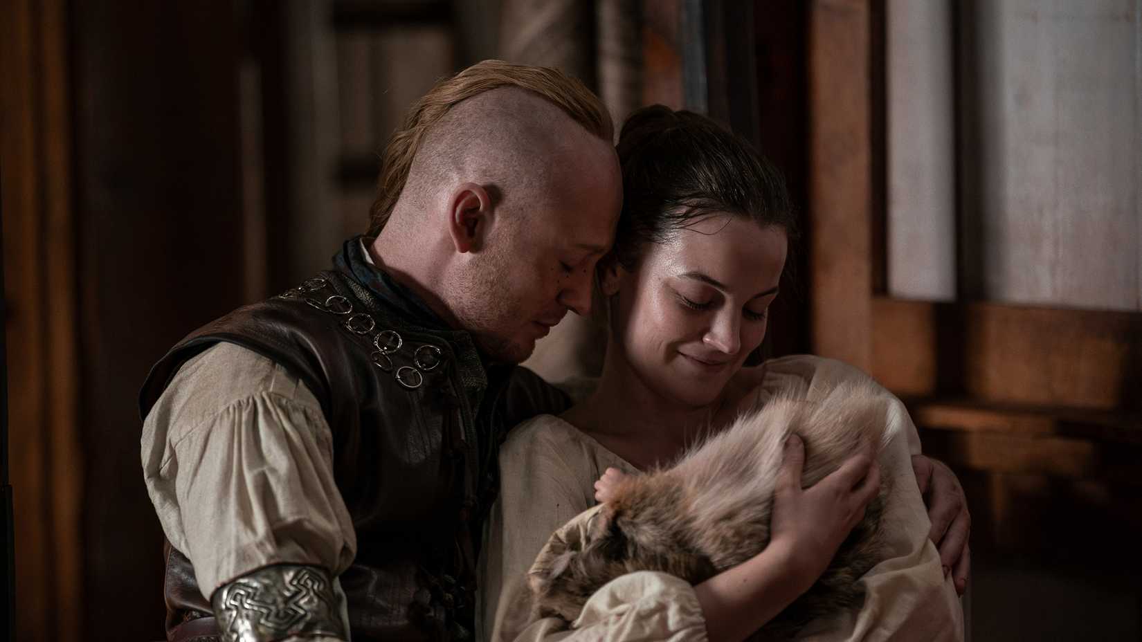 Ian e Rachel com seu bebê na 8ª temporada de Outlander